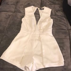 White LuLu’s romper. Small